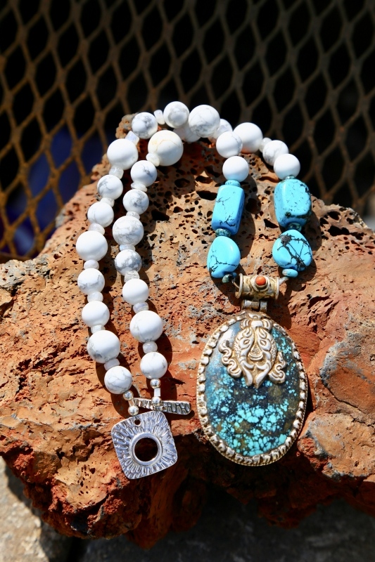 Magnesite/turquoise/agate