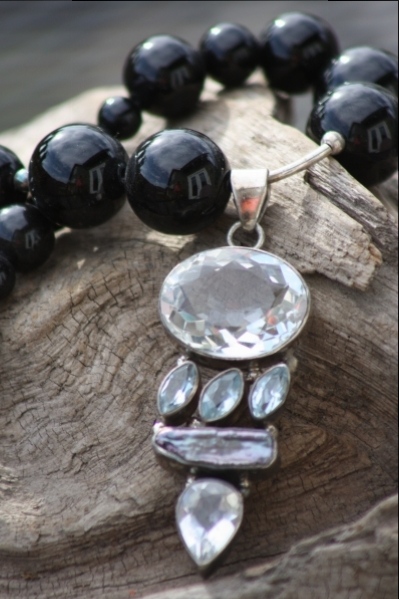 Onyx/white topaz/pear/blue topaz